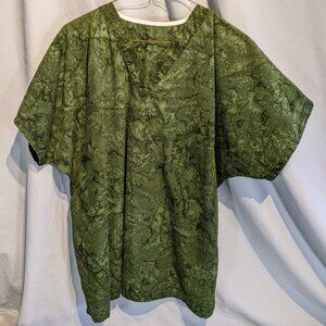 Cotton Scrubs & Co green batik scrub top in size XL, EUC!